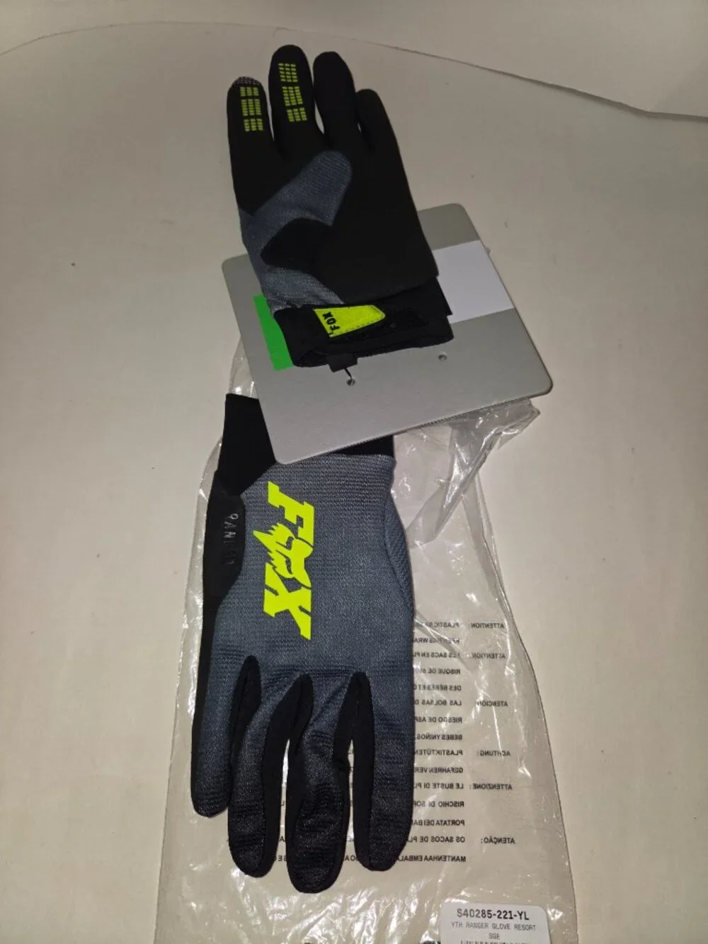 Fox Youth Ranger Full Finger Cycling Glove Size Youth L New w/tags Retail $34.95